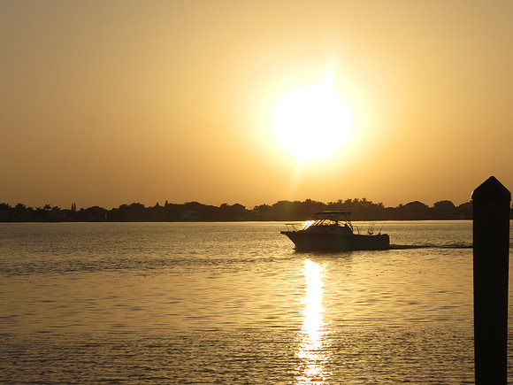 Boat sunraise